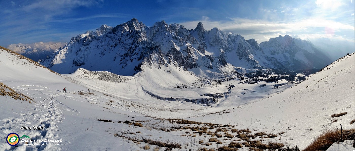 73 Scendiamo a vista con lo spettacolo delle 'Piccole Dolomiti Scalvine'.jpg